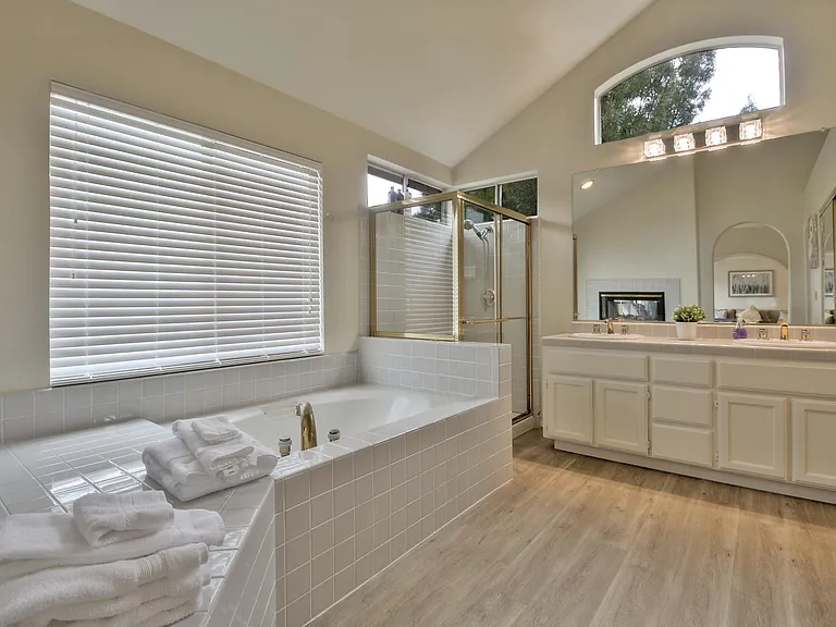 1238 Townsend Park Cir — Photo 12
