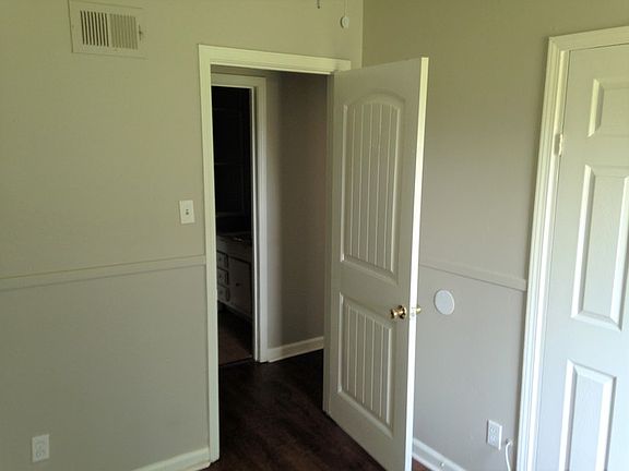 5th image of 3227 Southbridge St