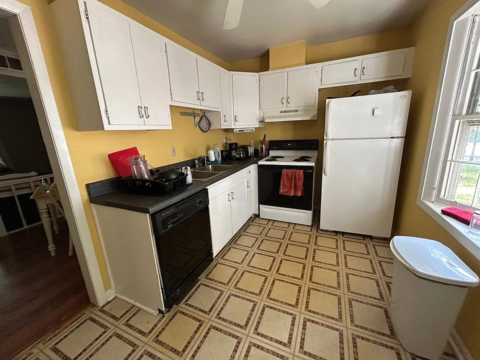 129 Huntington Ln