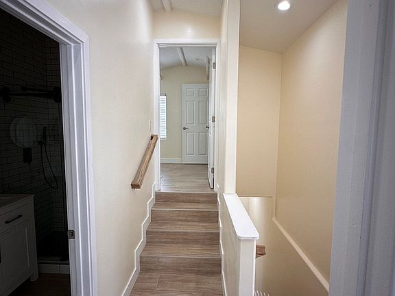 5th image of 114 Franklin St #D