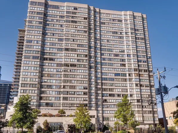 30 Greenfield Ave, Toronto, ON