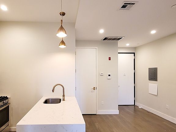 5th image of 162 Stuyvesant Ave #2BB