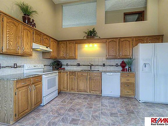 3rd image of 14421 S 35th St