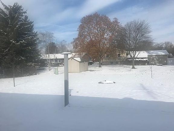 3rd image of 1060 Amboise Dr