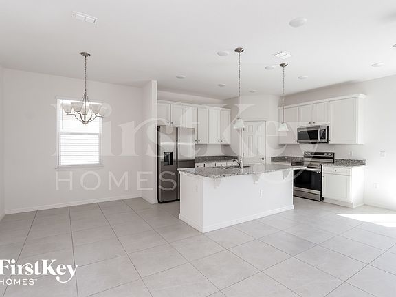 3rd image of 519 Crown Rose Dr