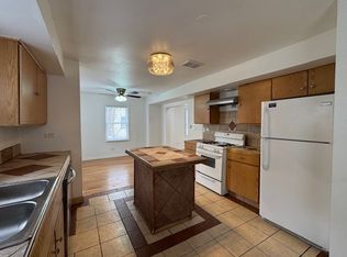 147 Country Club Dr, Northlake, IL 60164