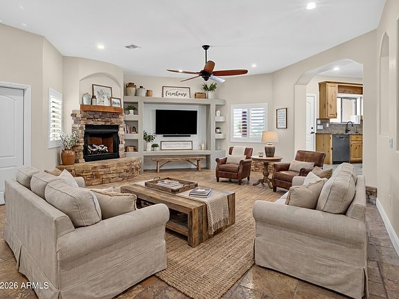 3rd image of 31829 N PAMELA Drive