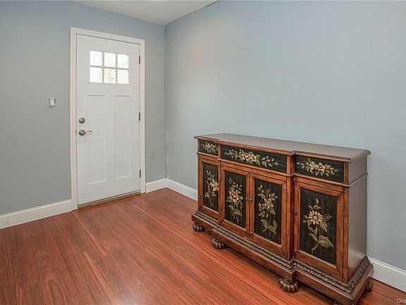 5th image of 21 Woodland Dr