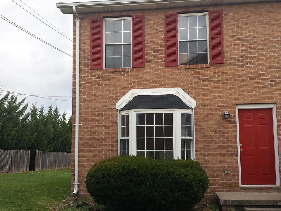 1st image of 127 Nottoway Dr