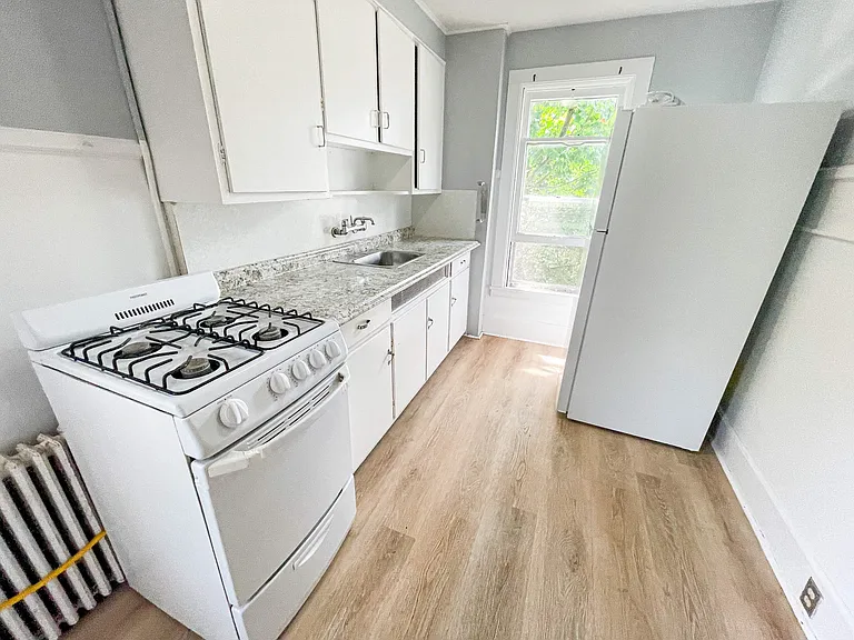 705 E Seneca St — Photo 13
