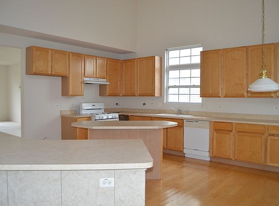 2nd image of 4904 Kimball Ln