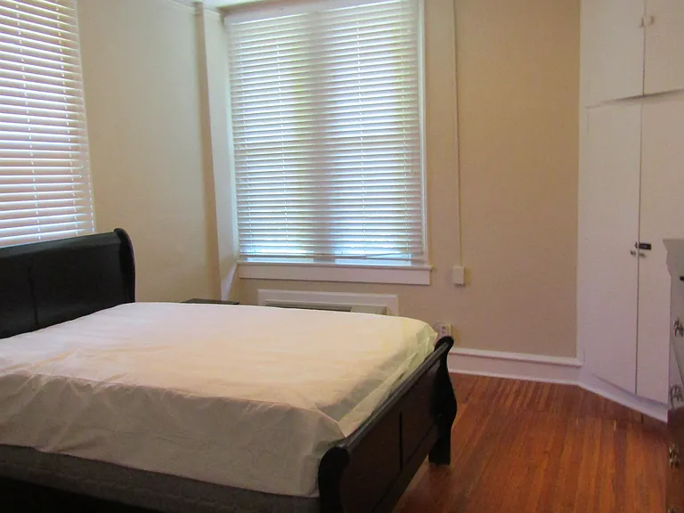 323 N McDuffie St #8 — Photo 6