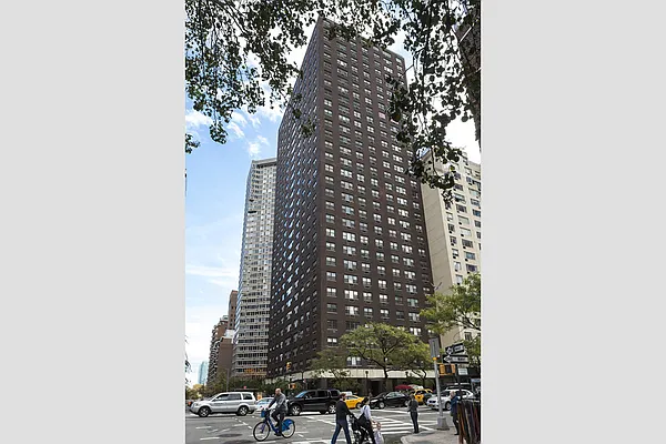 Sold by Stribling | media 24