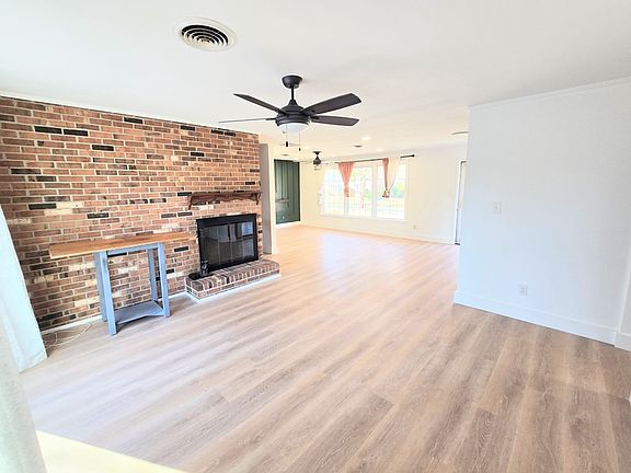 5th image of 1024 Josephine Cres