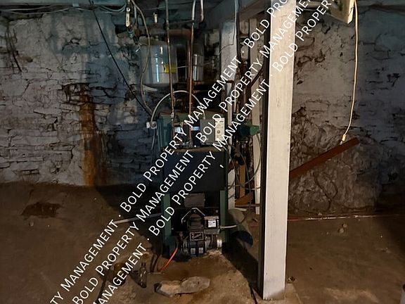 5th image of 37 Hickory Rd