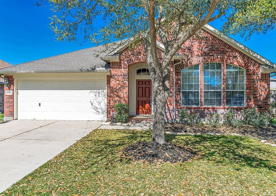 1st image of 25202 Sundown Canyon Ln