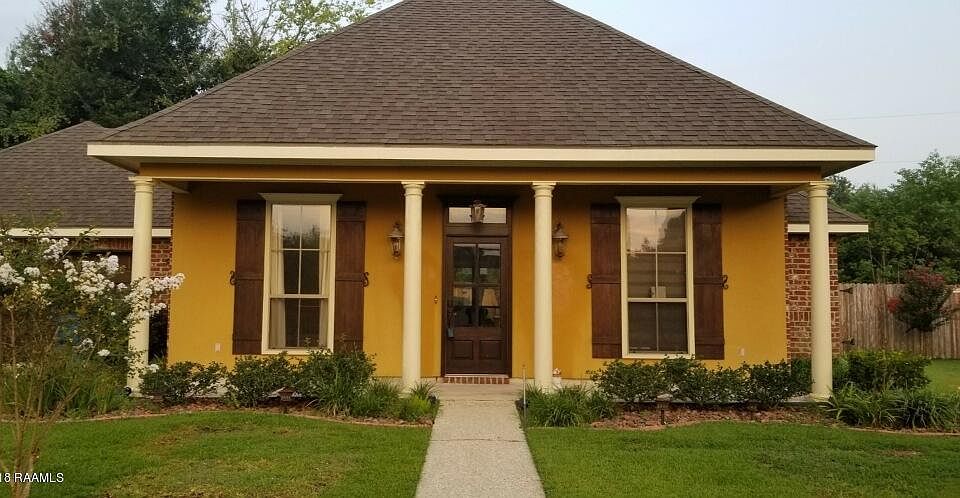 1st image of 207 Clear Lake Dr