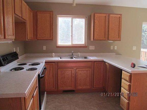 4th image of 4011 Hilltop Ave