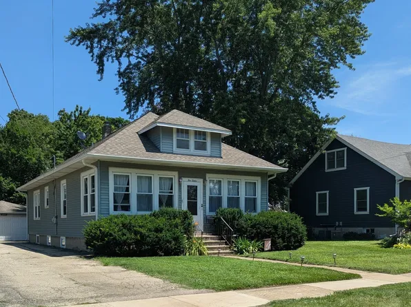 512 Lake St, Crystal Lake, IL 60014