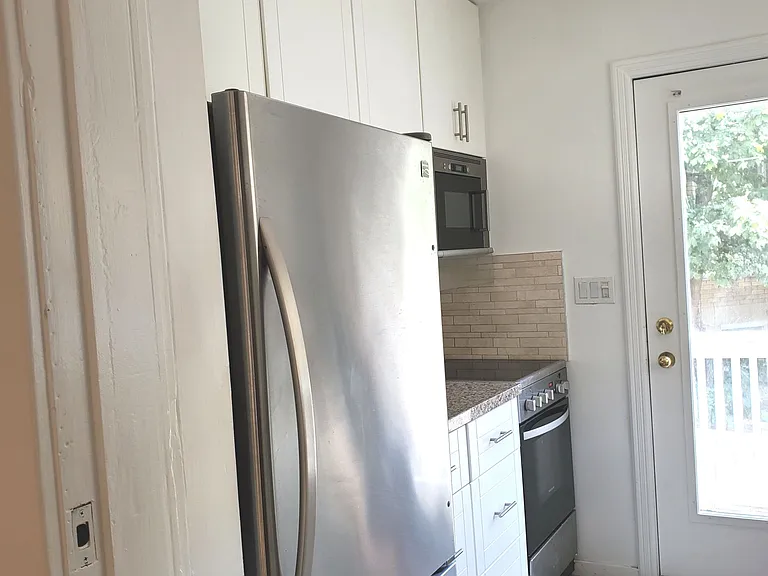 1 Maynard Ave #1 — Photo 17