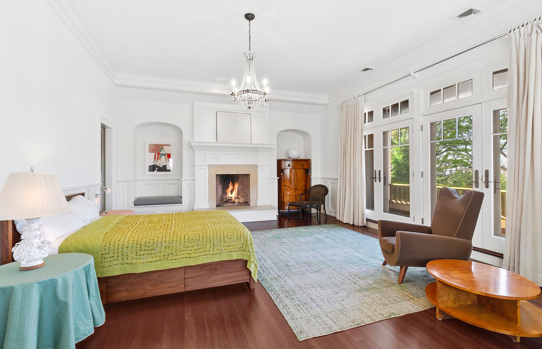 14 on the Bluff, Sag Harbor, NY 11963 Out East