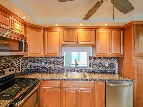 4th image of 121 SE 3rd Avenue #308