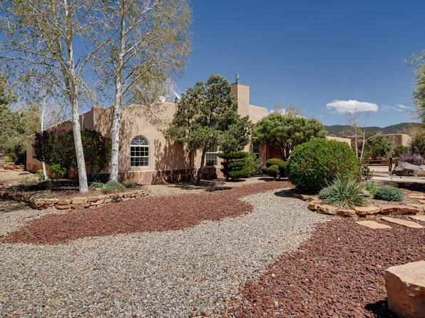 343 Sierra Vista Ln, Taos, NM 87571