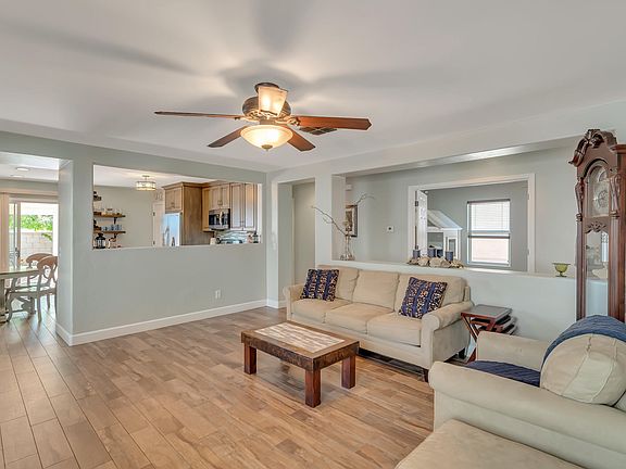 3rd image of 1063 W Camino Luna Llena