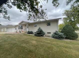 608 E Lyon St, Minneota, MN 56264