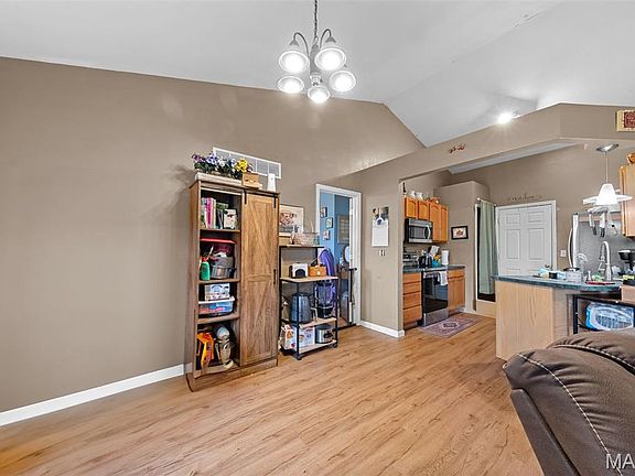 5th image of 81 Berretta Ct