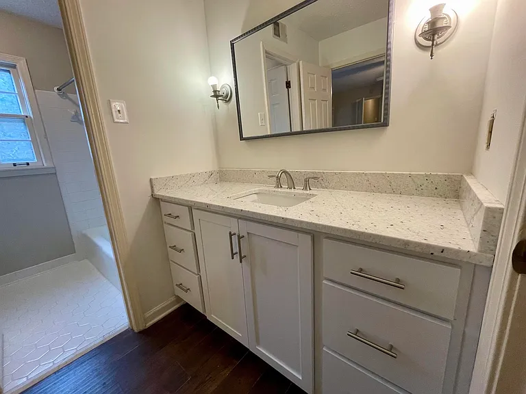 2420 Stratfield Dr — Photo 24