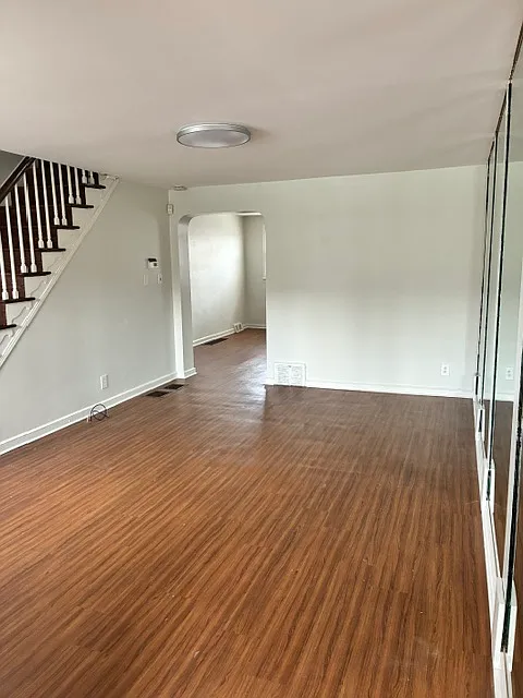 3 bed, 1.5 bath, 1332 sqft, $2,200 — Photo 3