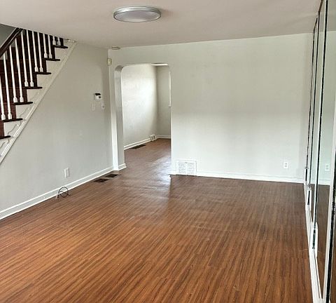3rd image of 8658 Fayette St