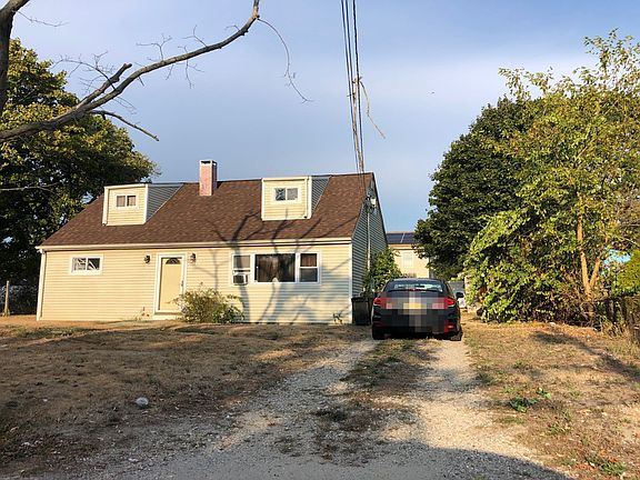 2nd image of 715 Taylor Ave