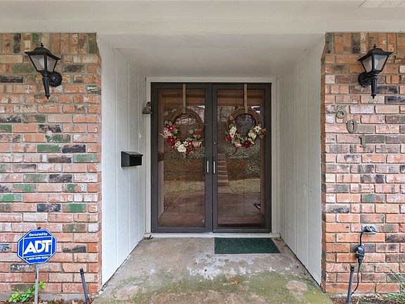 4th image of 301 Brookwood Dr