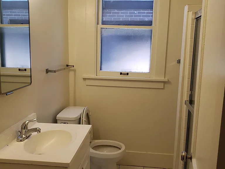 371 N Corona St — Photo 3