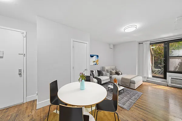 Rented by Vector New York, LLC | media 14