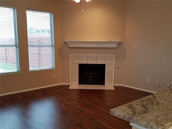 4th image of 302 Alder Dr