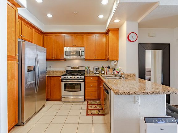 3rd image of 360 Avenue 26 #446