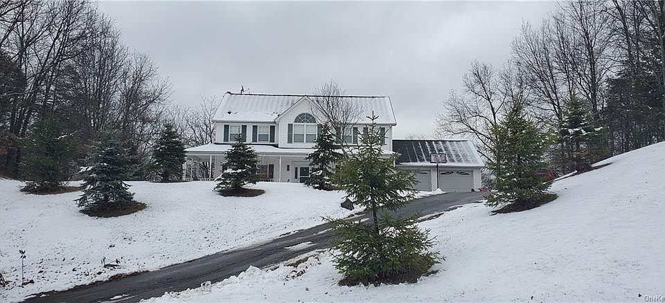 1st image of 24 Woodridge Dr
