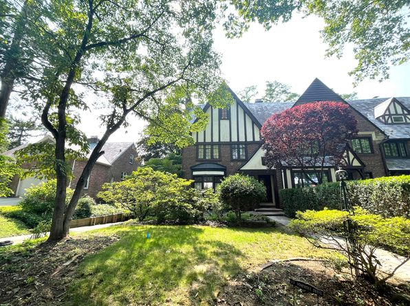 57 Somerset Dr S