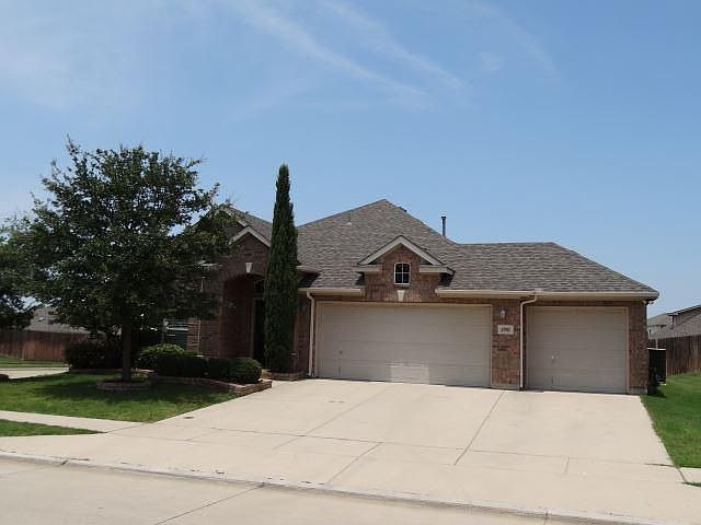 1st image of 4901 Carrotwood Dr