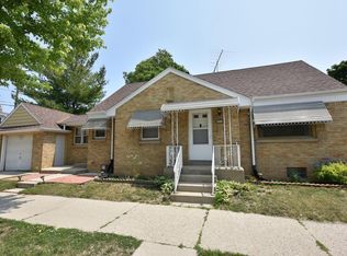 2952 S 33rd St, Milwaukee, WI 53215