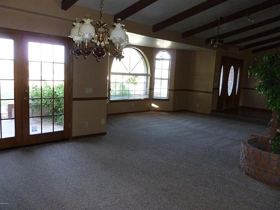 3rd image of 3059 E Tremaine Ave