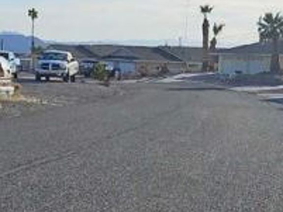 Exterior Neighborhood (street photo)