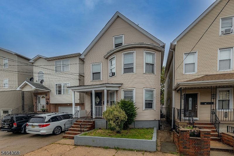 1st image of 26 Reid St