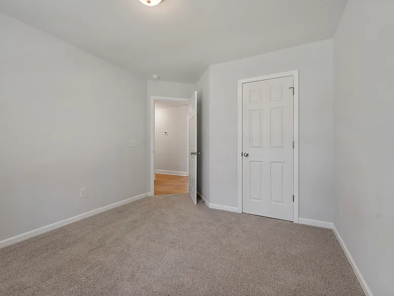 718 Park Ave — Photo 17