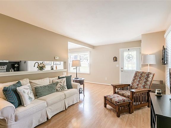 4th image of 6 Eagle Ln