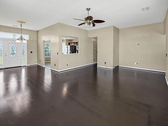 4th image of 331 Woodcote Dr
