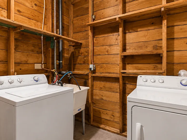 1303 N Roberts Way — Photo 11